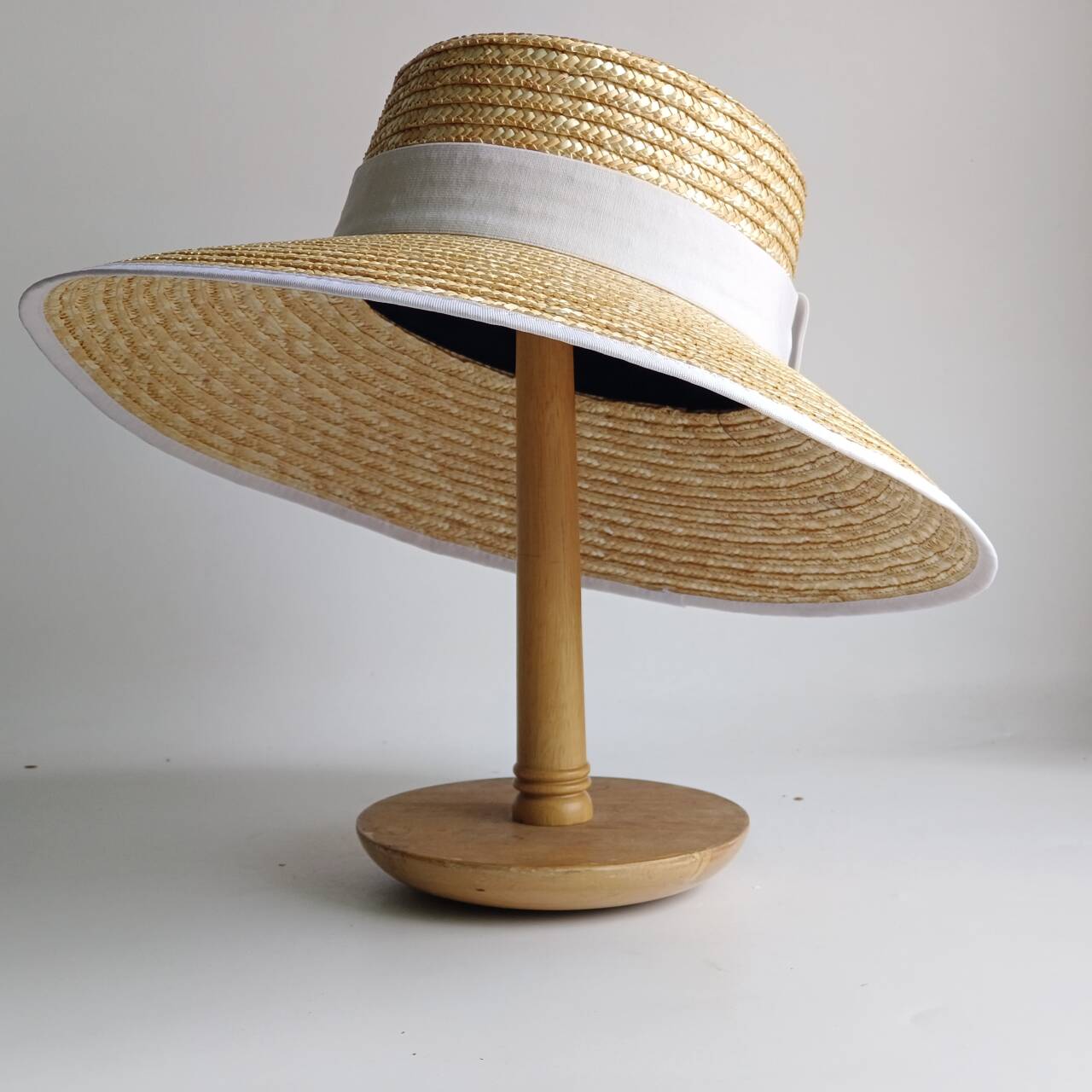 قبعة شمسية جديدة باللون الأزرق - مراجعة Bucket Hat Straw وسعره